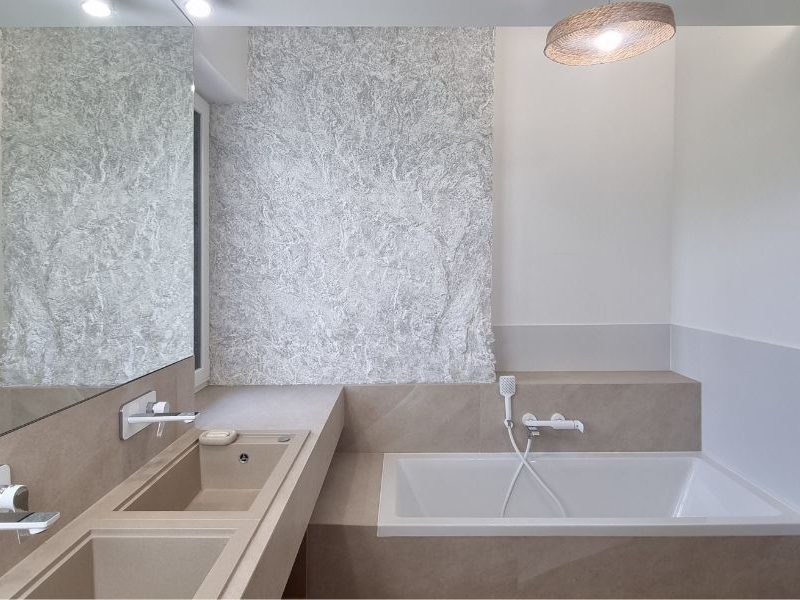 sziklafal-burkolat-furdoszoba